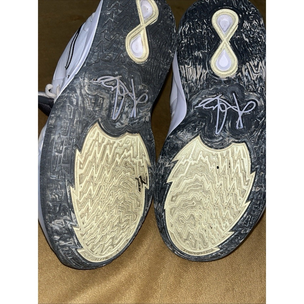Nike Kyrie Infinity GS White Iron Grey Basketball Shoes DD0334-102 Size 6.5Y - Picture 12 of 16
